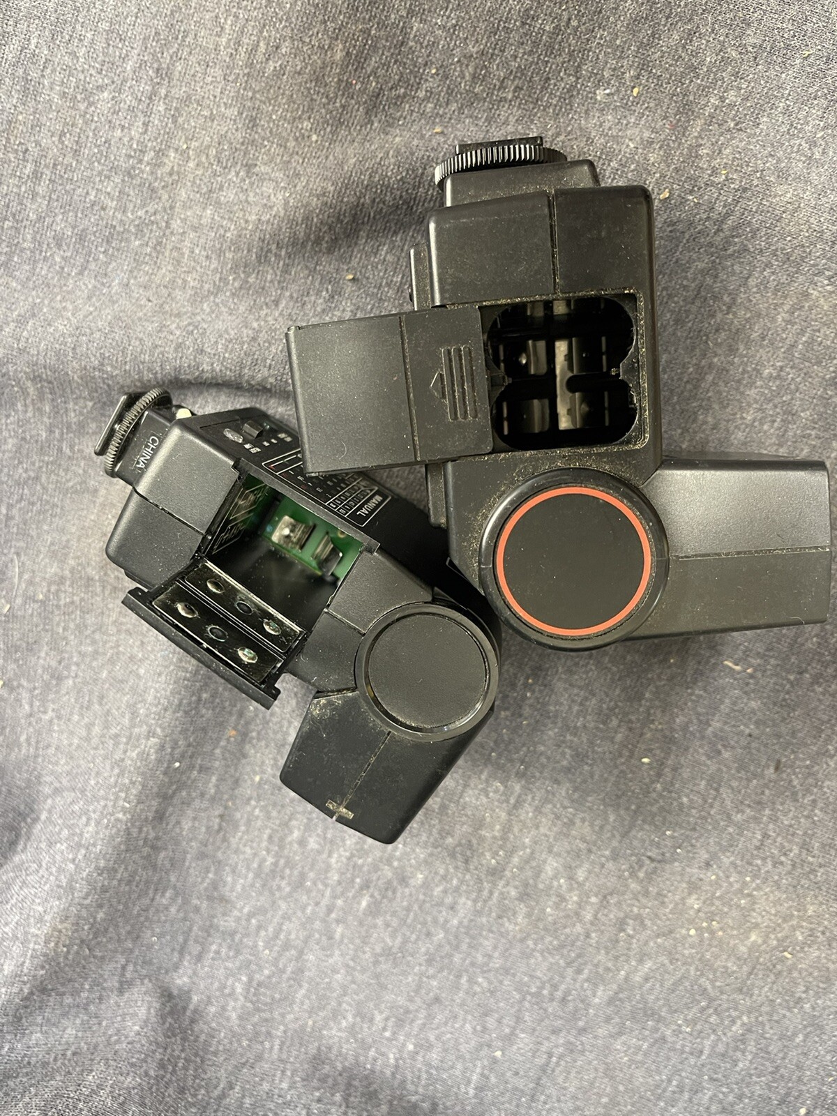 Lot 2 VINTAGE VIVITAR ELECTRONIC FLASH Units 2000 And 2850 RL Untested