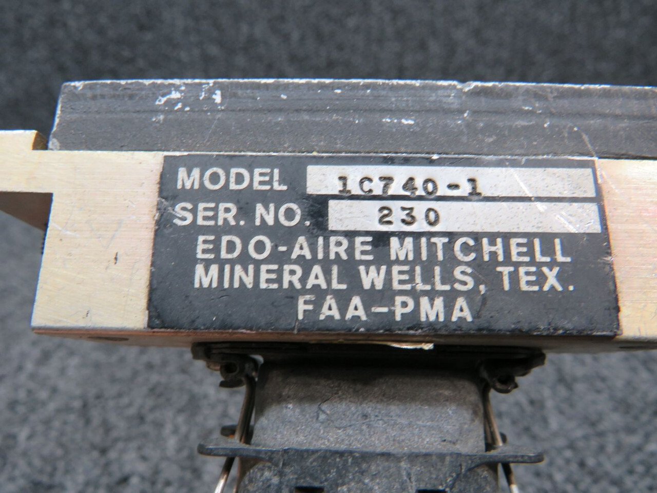 1C740 Edo-Aire Mitchell Flight Director Mode Annunciator