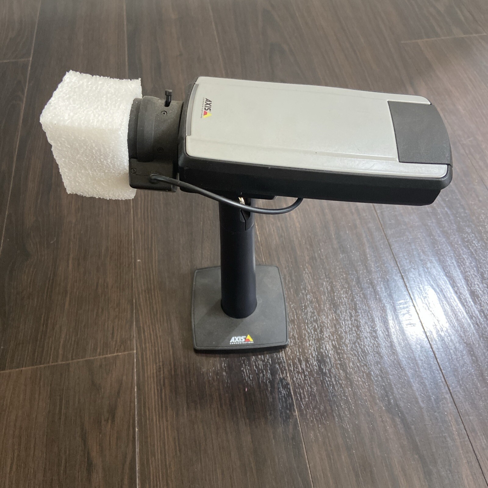 Axis Communications Q1602 Network Camera Low Light IP cam with stand