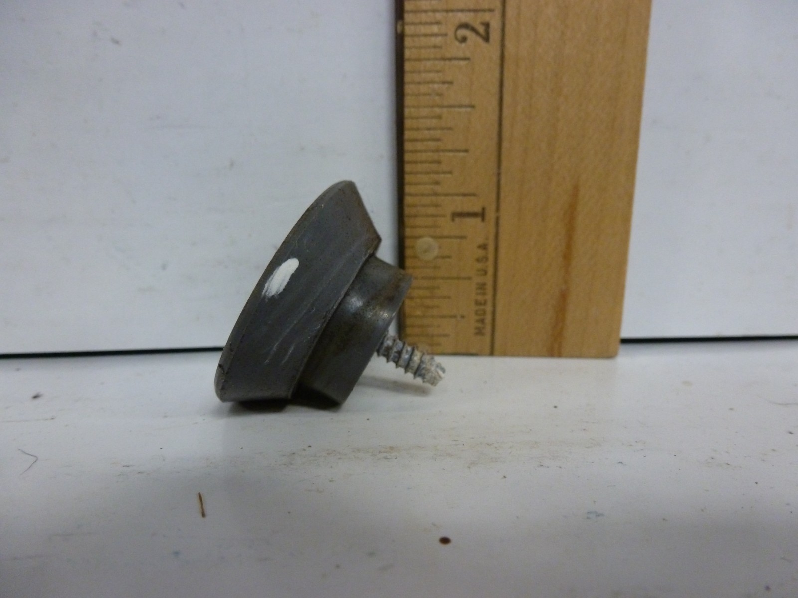 (1) Used Omega Juicer Replacement Part Base Rubber Foot W/ Screw 8004 OEM