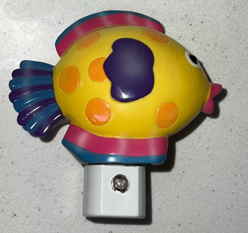 Tropical Fish PLUG IN Automatic Sensor Nightlight FRM13D