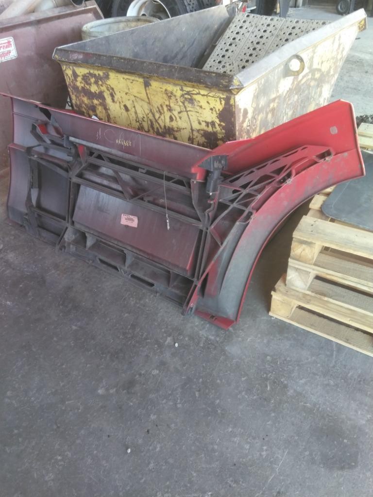 For 2013 VOLVO VNL SIDE FAIRING Left , MN