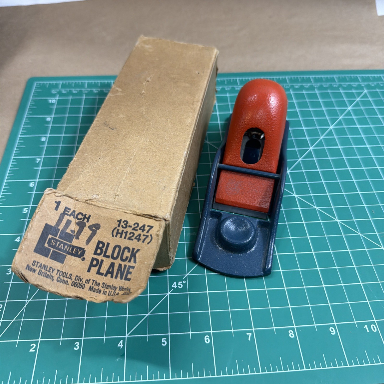 Vintage STANLEY Handyman No H1247 Block Plane with original box