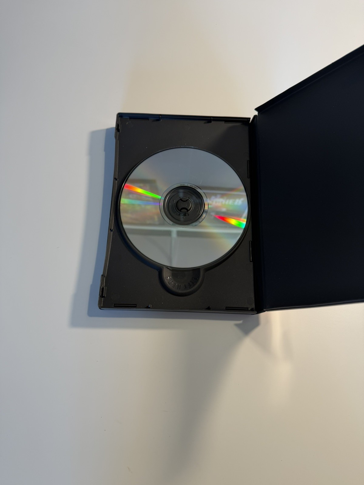 Microsoft Encarta 2004 Encyclopedia Deluxe 3 cd set