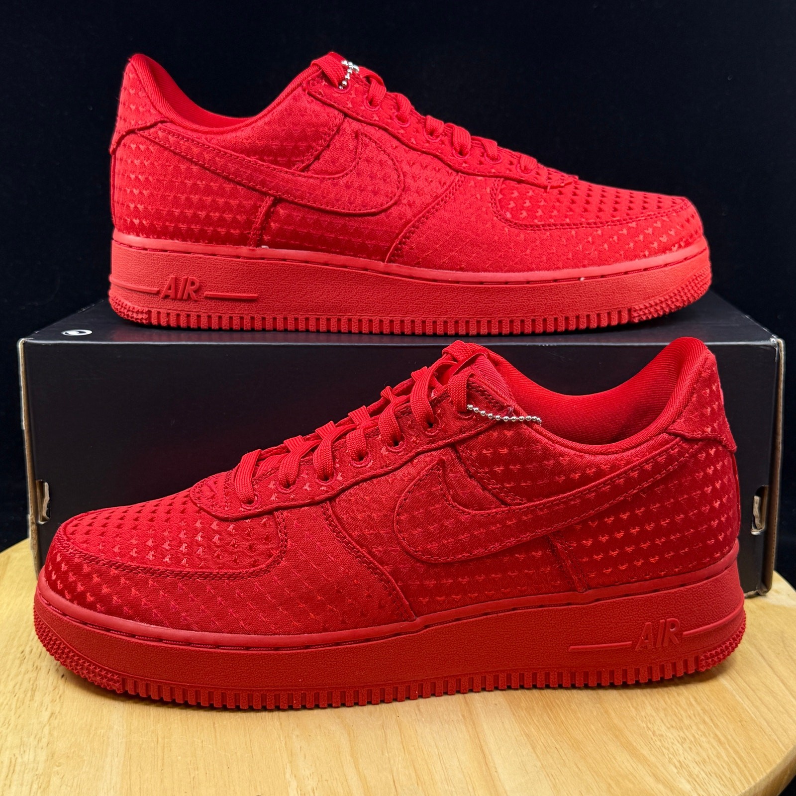 Men's Size 10 Nike Air Force 1 Low Valentine’s Day 2026 Red IB6836-600