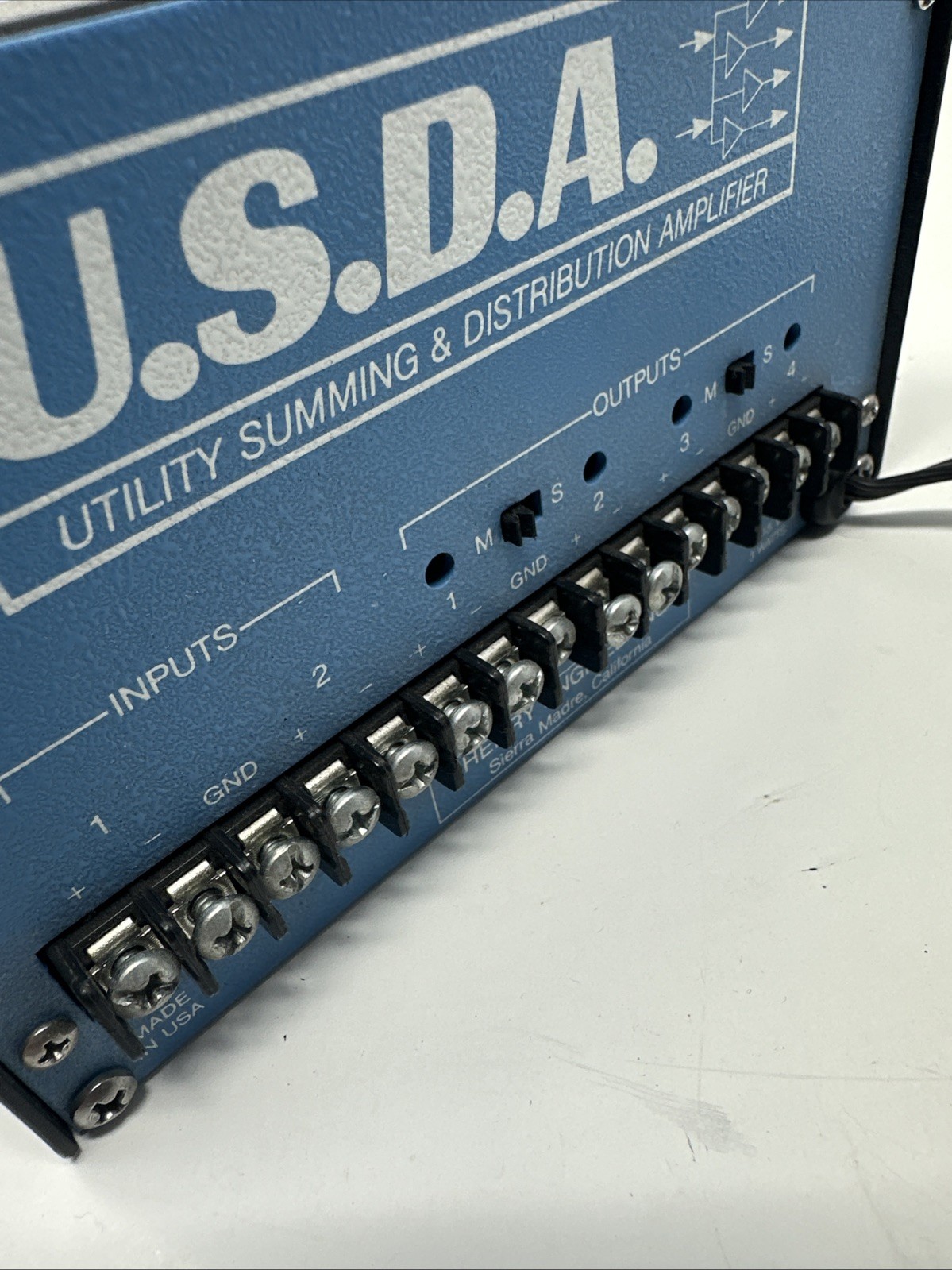 HENRY ENGINEERING U.S.D.A 2X4 UTILITY SUMMING & DISTRIBUTION AMPLIFIER
