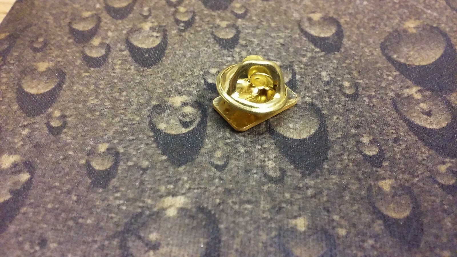 WYSE pin badge