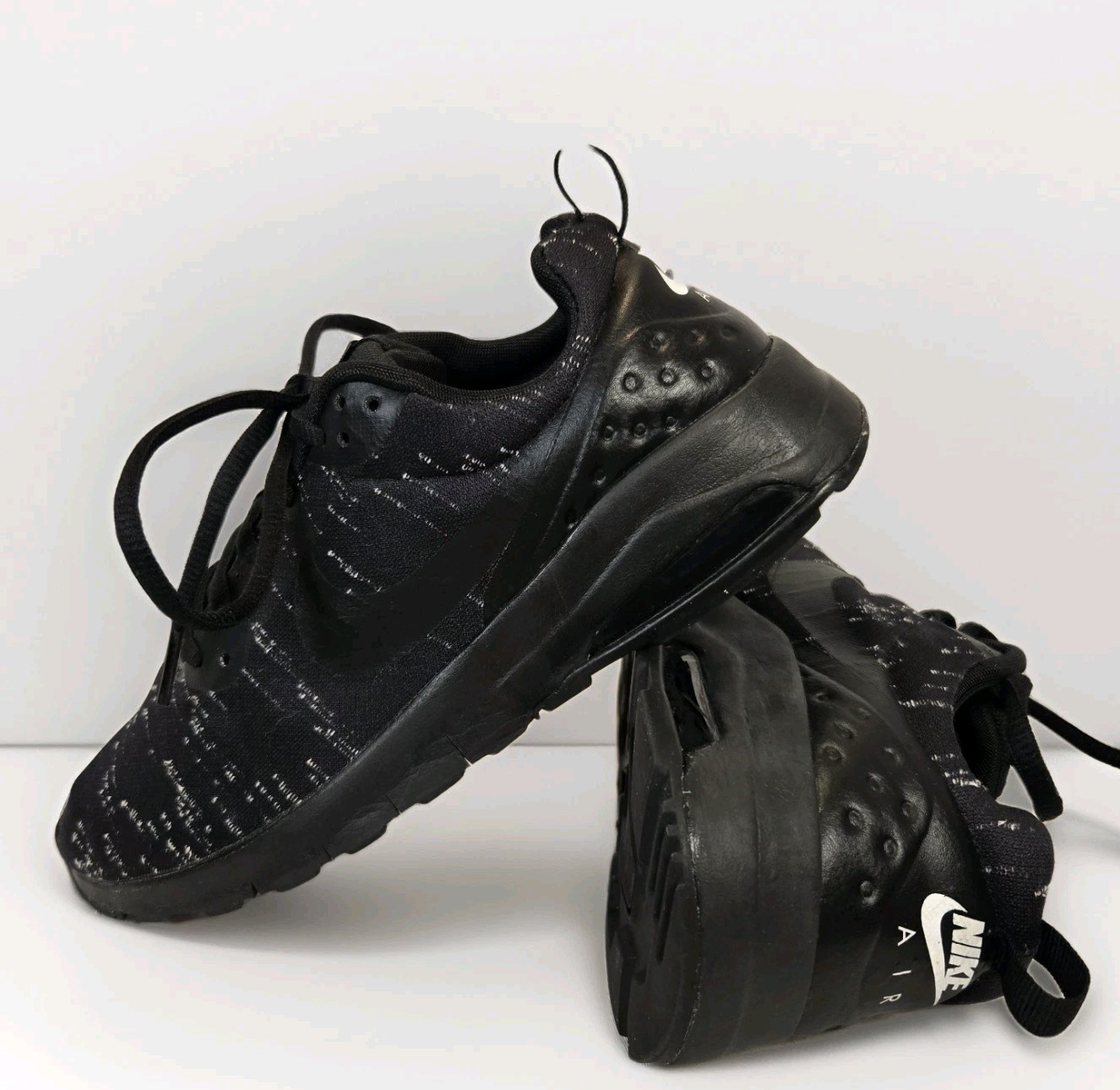 Nike Air Max Motion 917669-004 Black On Black Running Sneakers Shoes Sz 4.5
