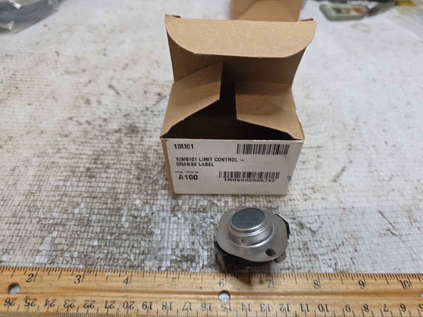 NEW Lennox 10M61- Genuine OEM Replacement Part NEW IN OPEN BOX