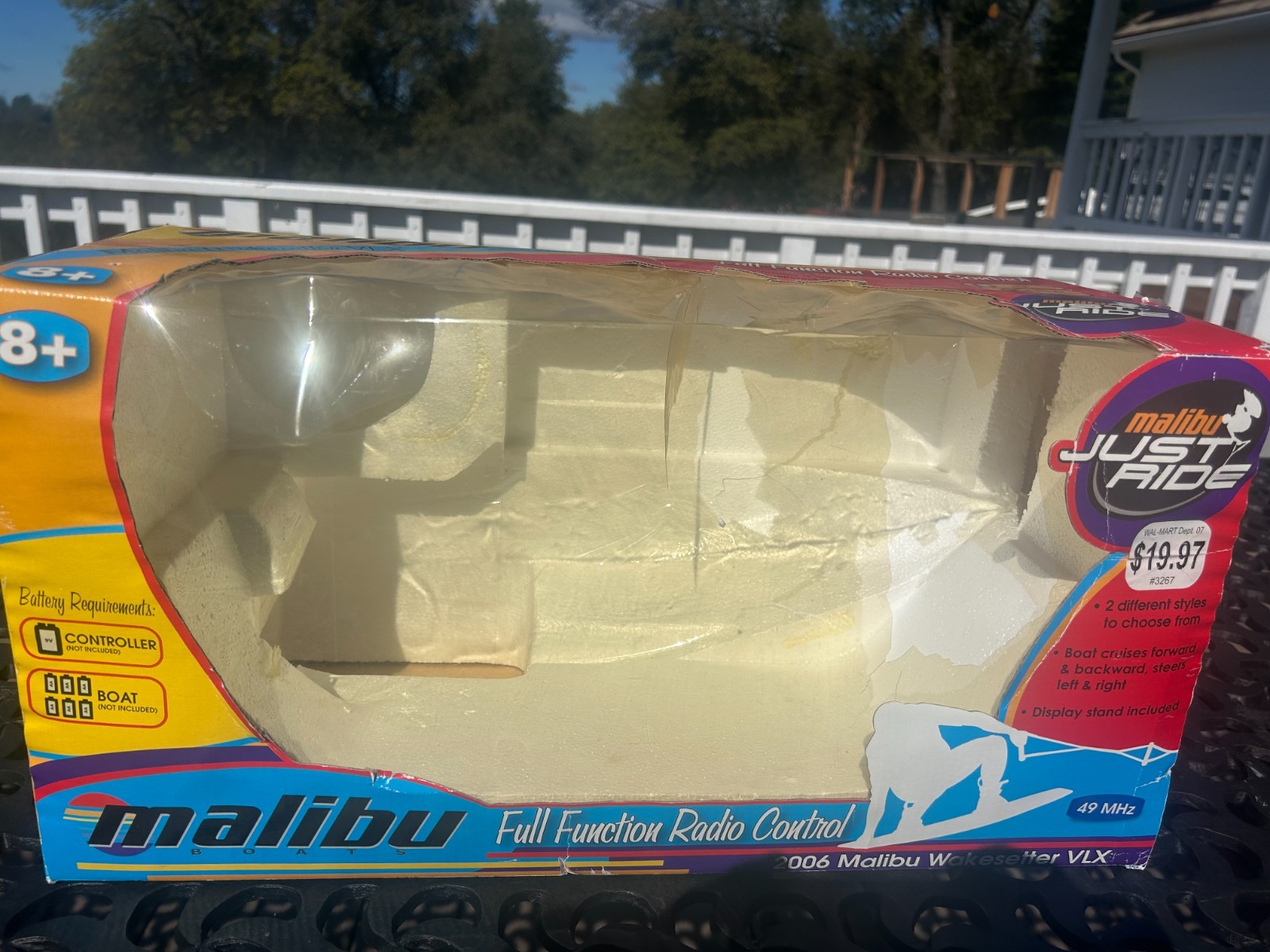 FULL FUNCTION 2006 MALIBU WAKESETTER, RC BOAT With Box, Instructions, and Stand