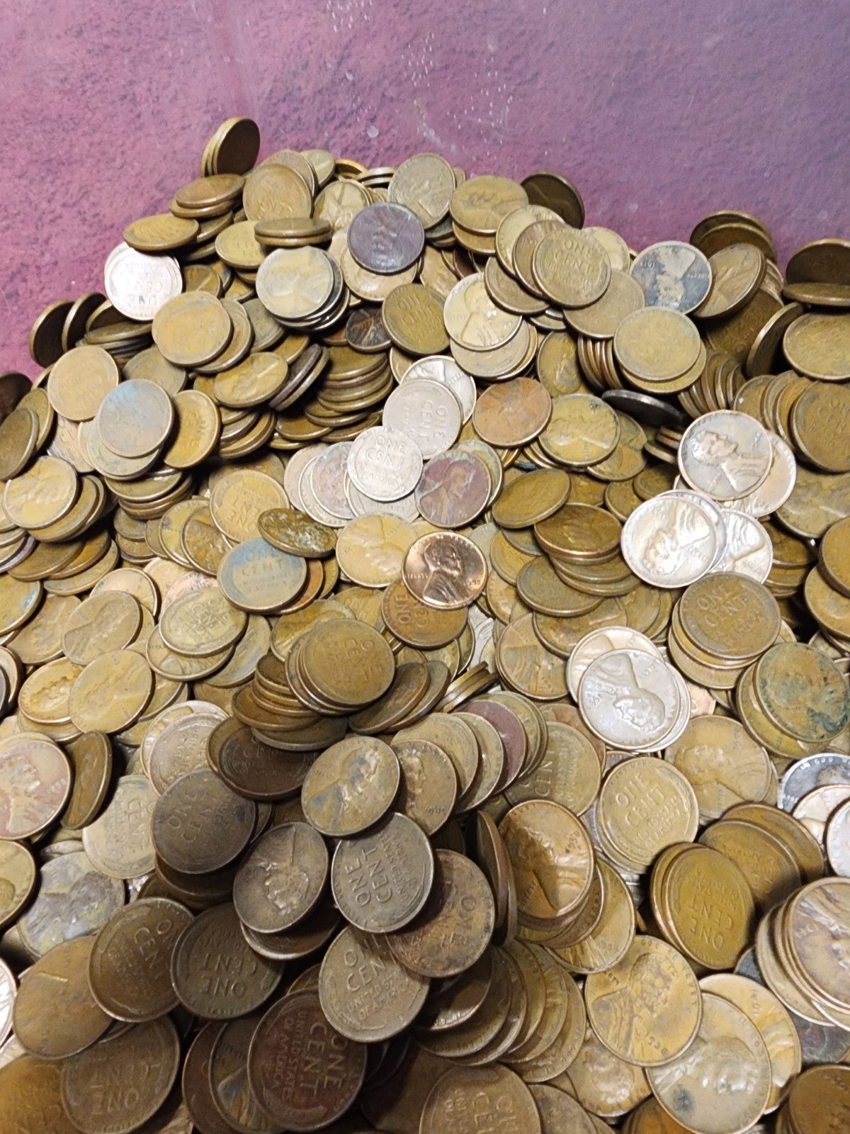 Large Lot Of Unsorted Wheat Pennies