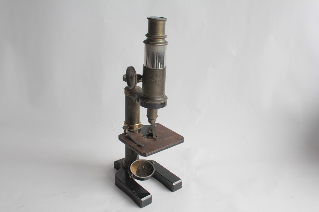 Old microscope W. Tarun Berlin (70672)