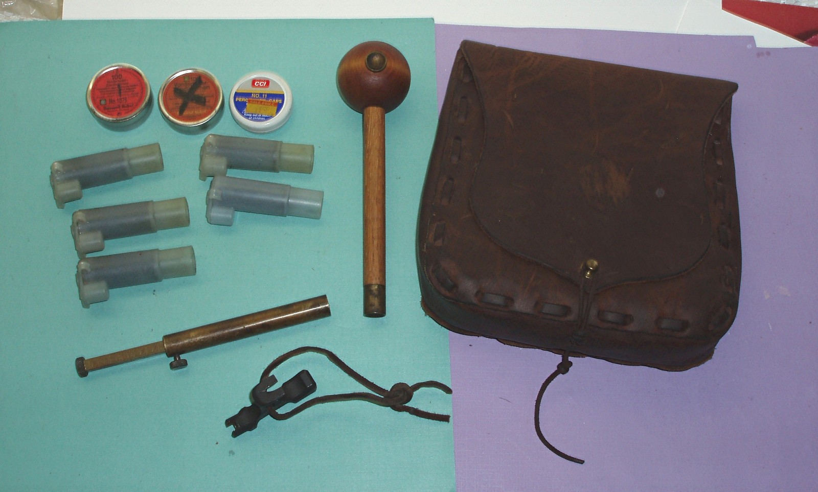 Nice Leather Bag Muzzleloader Tools, Caps, Measuring  *LOOK*