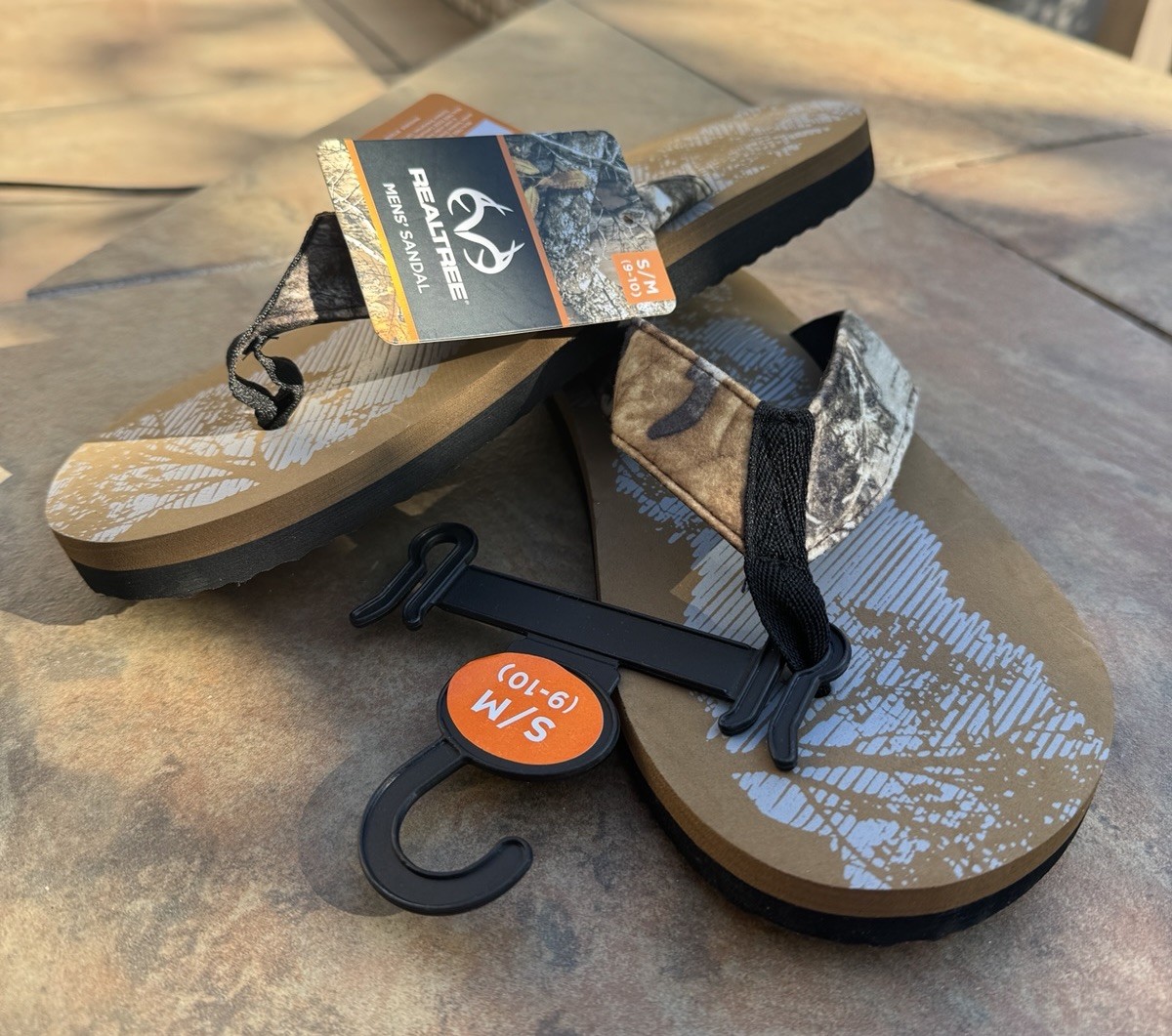 Realtree Men’s Sandals Camouflage Size 9-10 S/M Flip Flop Realtree Edge Camo