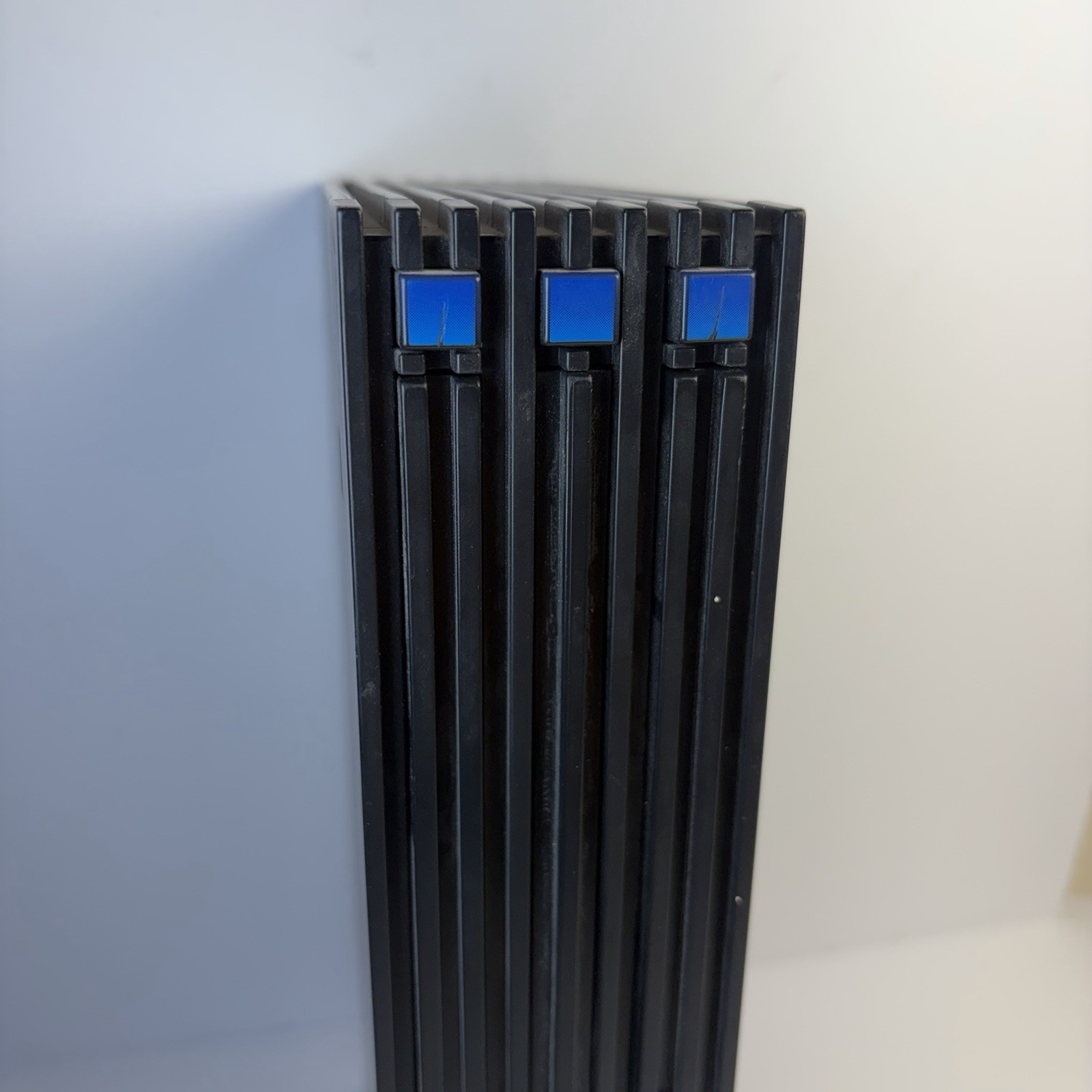Playstation 2 PS2 Vertical Tower Stand 6 disc/cd/game holder