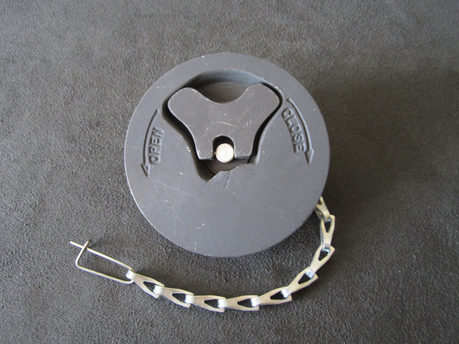 HE Aircraft Fuel Cap, P/N HE-652-1, Cessna P/N 1221118-2, New Surplus
