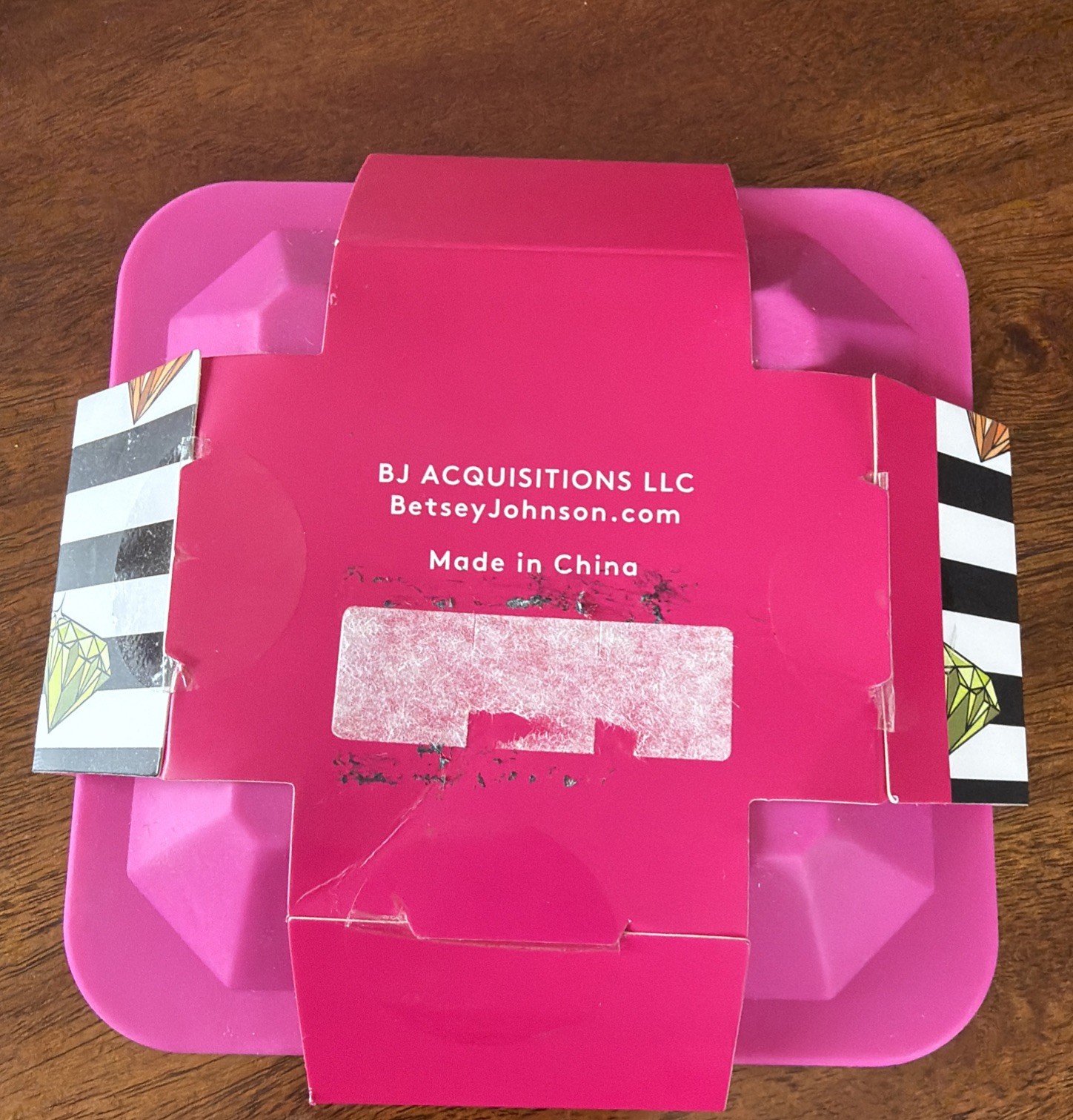 Betsy Johnson 3d Diamond Shape Silicone Ice Mold Makes 4- 2.5 Inch Ice Cubes