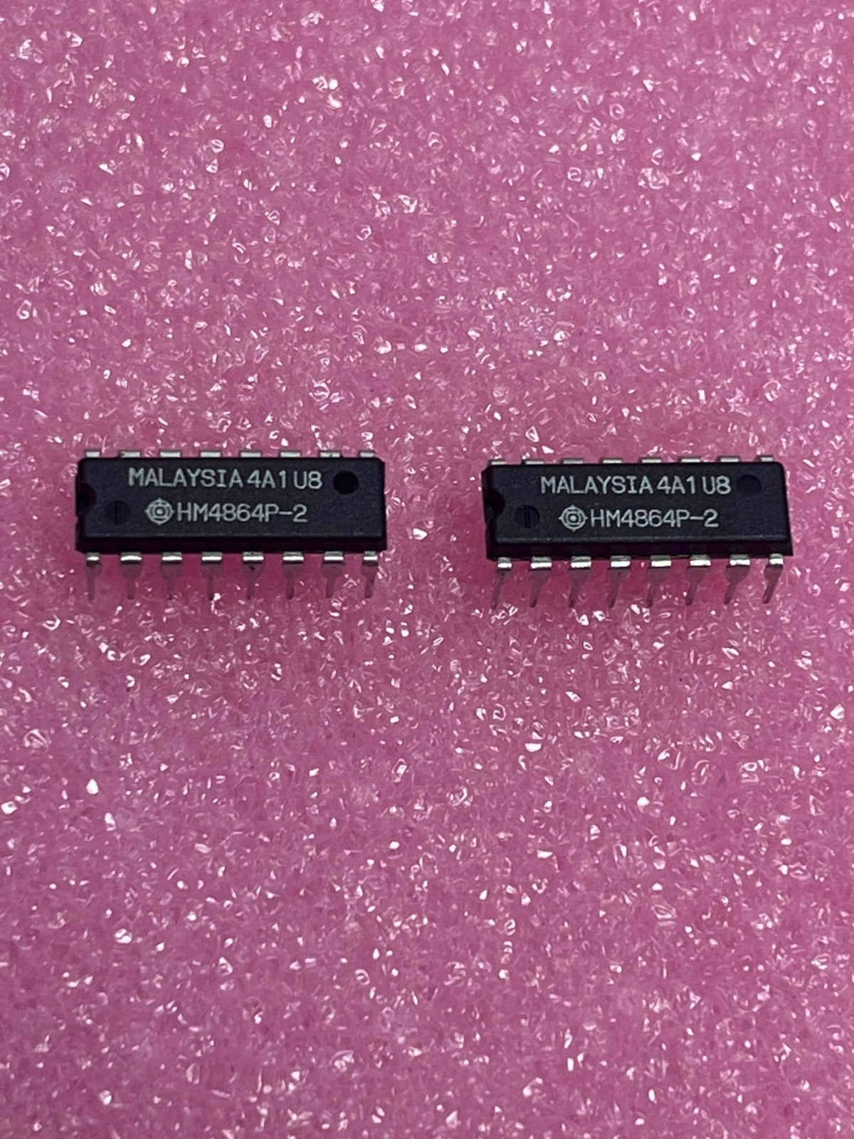 Hitachi HM4864P-2, DRAM, PAGE MODE, 64KX1, MOS, DIP 16PIN, Lot of 2pcs - NEW!