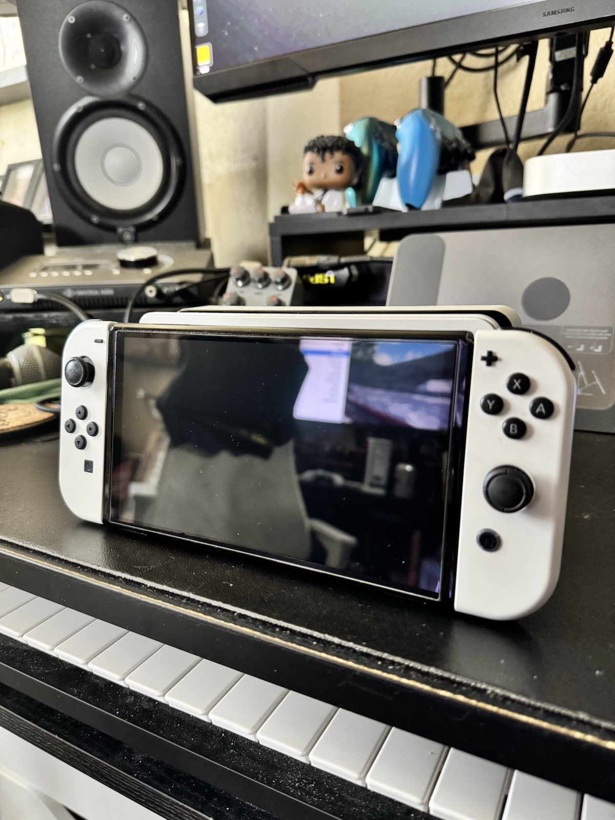 Nintendo Switch OLED Console Bundle w Dock Joy-Cons Pro Controller
