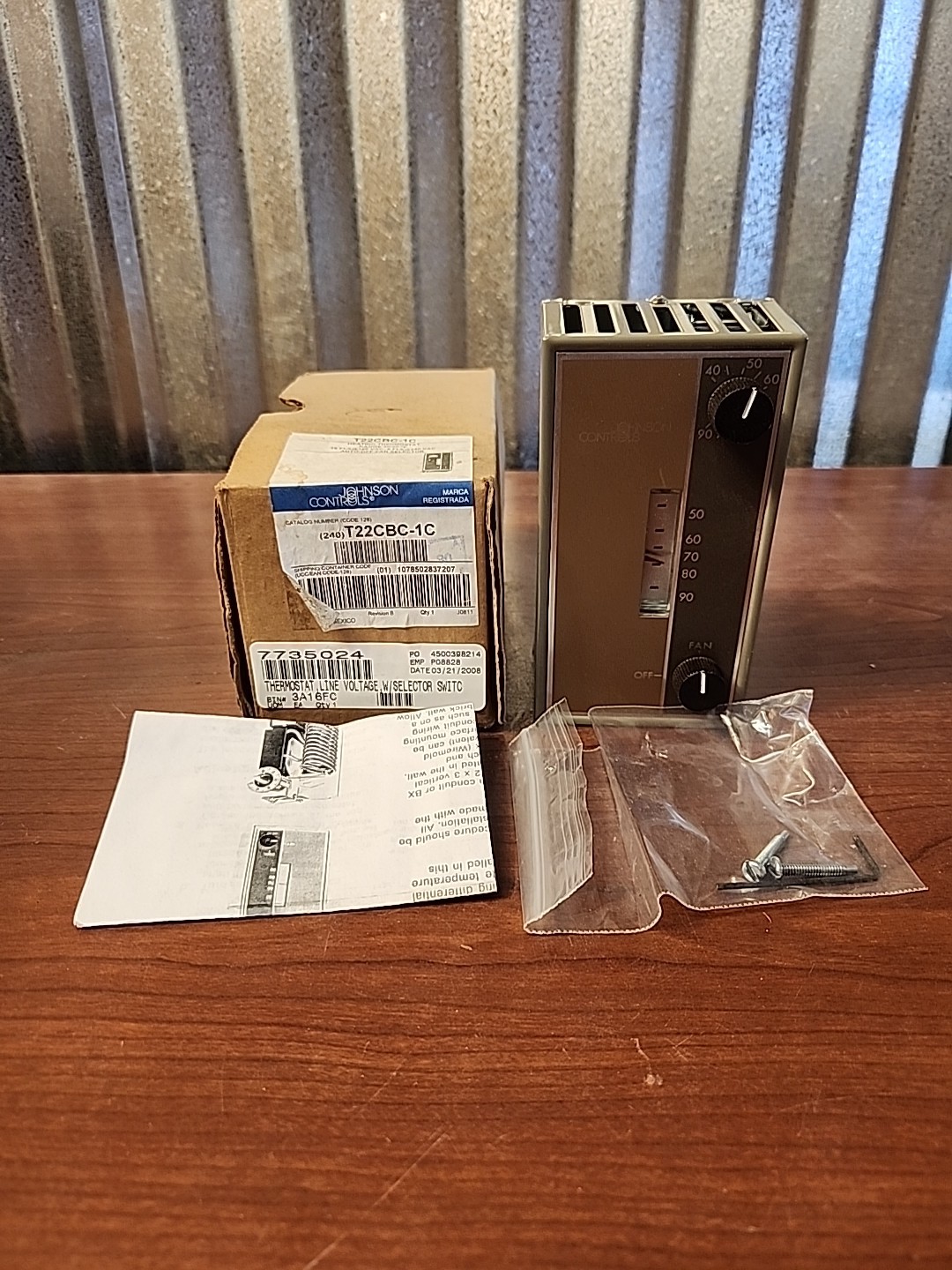 Johnson Controls T22CBC-1C Line Voltage Thermostat with Selector Switch