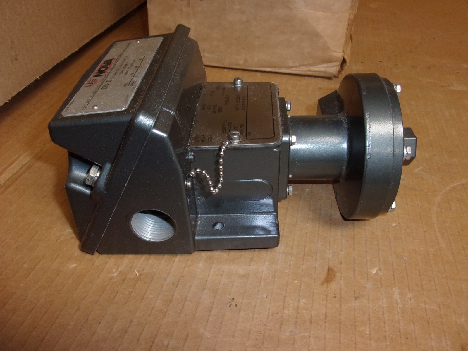 United Electric Nova Pressure Control Switch , type H115 , model 453