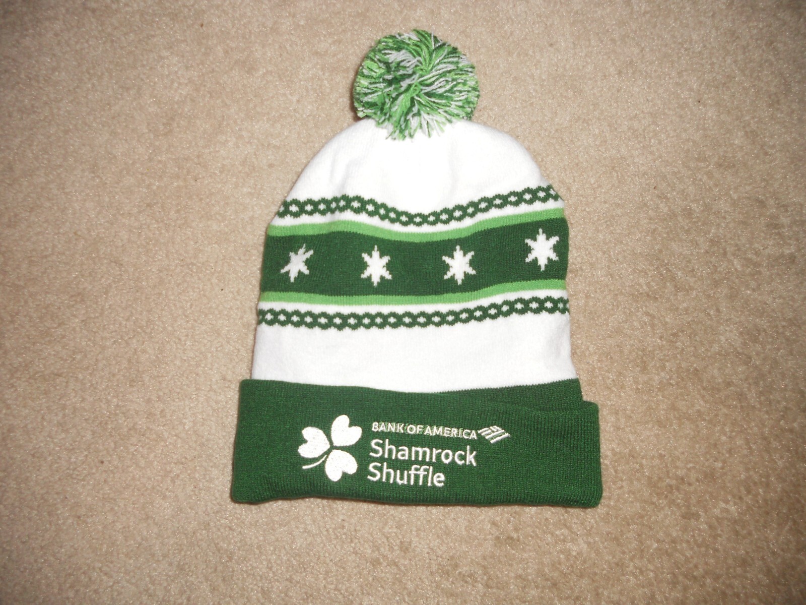 NWOT 2023 Chicago Shamrock Shuffle 8K Running Winter Hat Cap Pom Pom Shuffle on