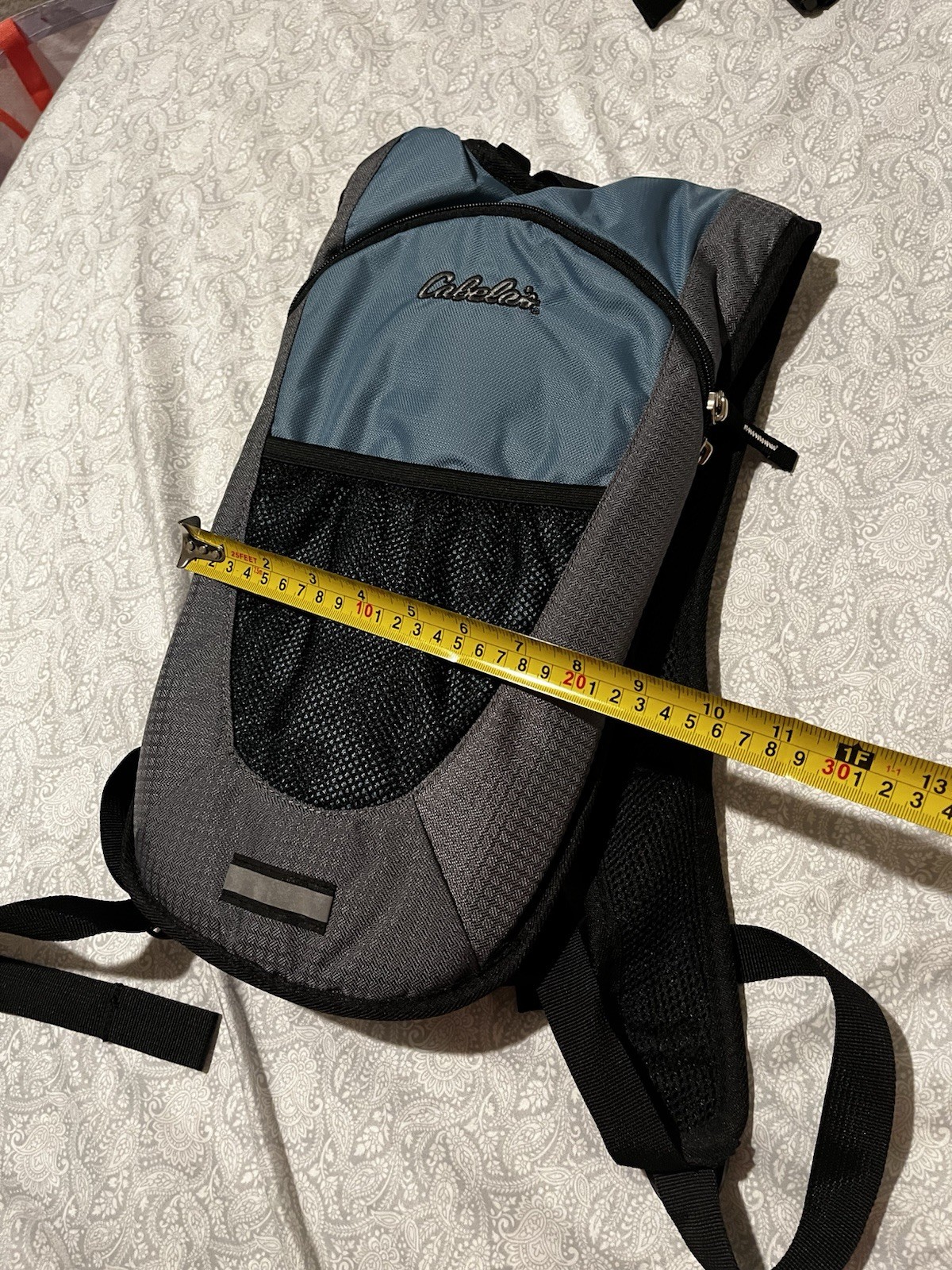 Cabela’s Hydration Backpack w Water Bladder Blue Gray Hiking Running Cycling