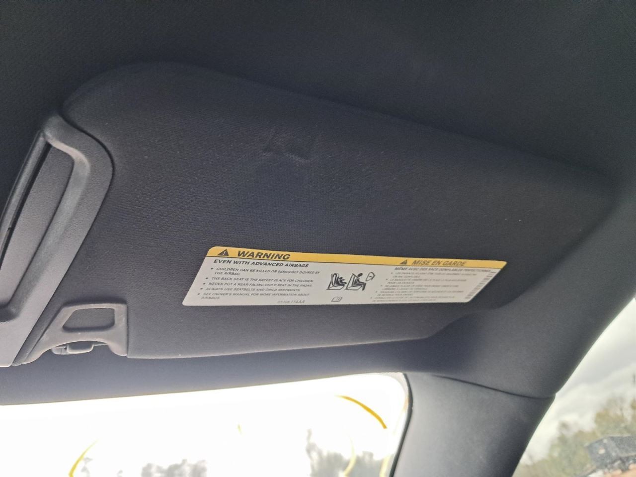 300 2014 Glove Box 4845961