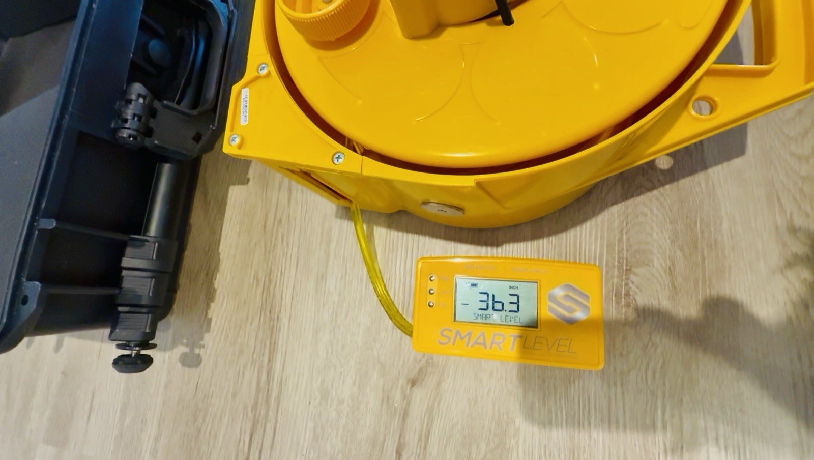 Smart Level Construction Altimeter, Bluetooth All Sensor Model W/ Monopod & Case