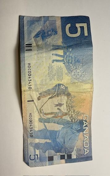 2002 Bank of Canada FIVE DOLLAR BANKNOTE $5 bill circulated