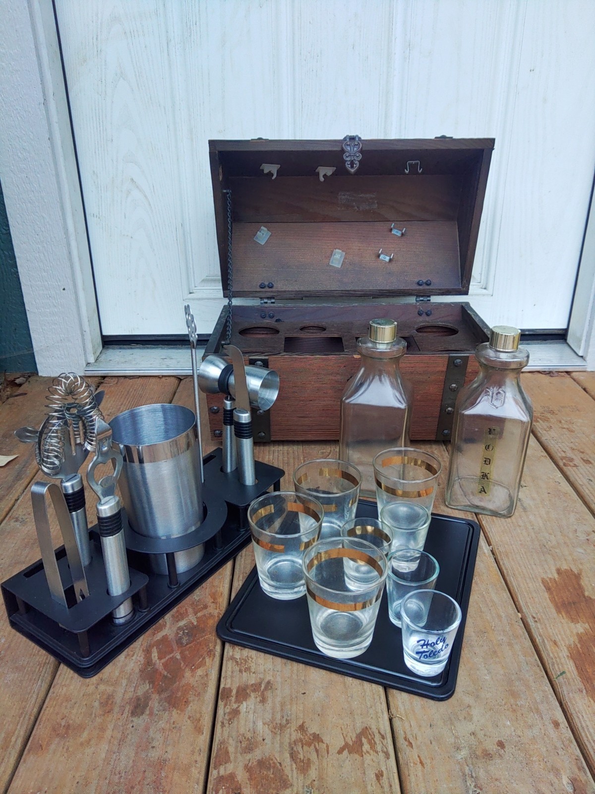 Vintage Treasure Chest Mobile Bar Plus Accessories