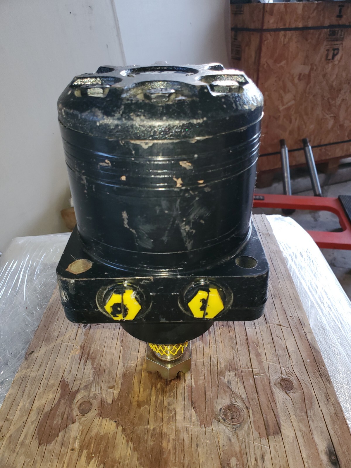 JLG GENUINE REPLACEMENT MOTOR, DRIVE PART # 1001213264