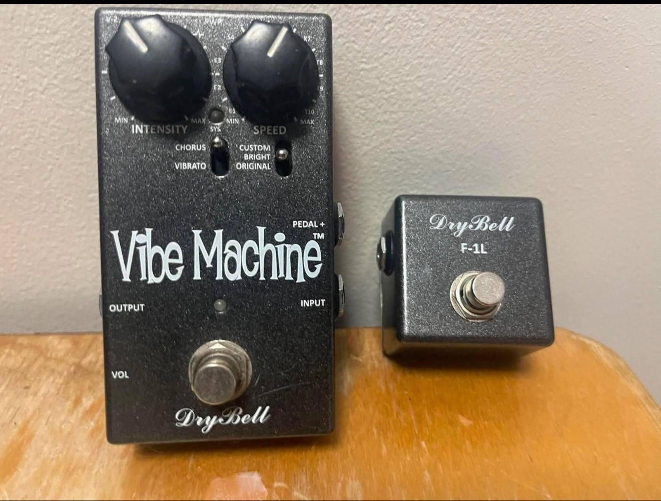 Drybell Vibe Machine V2 (Excellent) w/ FL-1 Footswitch & Tap Tempo included