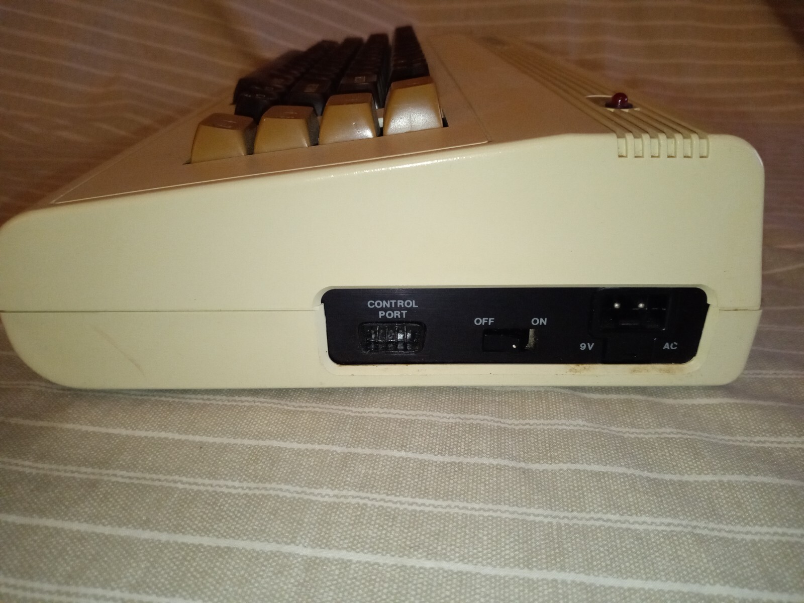 Vintage 1982 Commodore VIC-20 Computer, Datassette, Power Supply, Manual WORKING