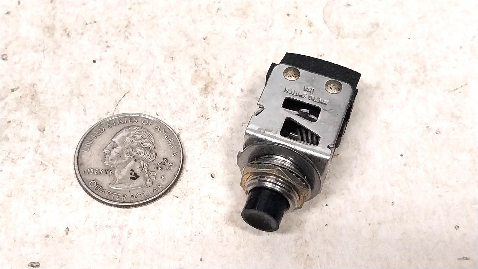 New Unused Black Push Button SPDT Switch / Old Vintage Ham Radio Tube Receiver