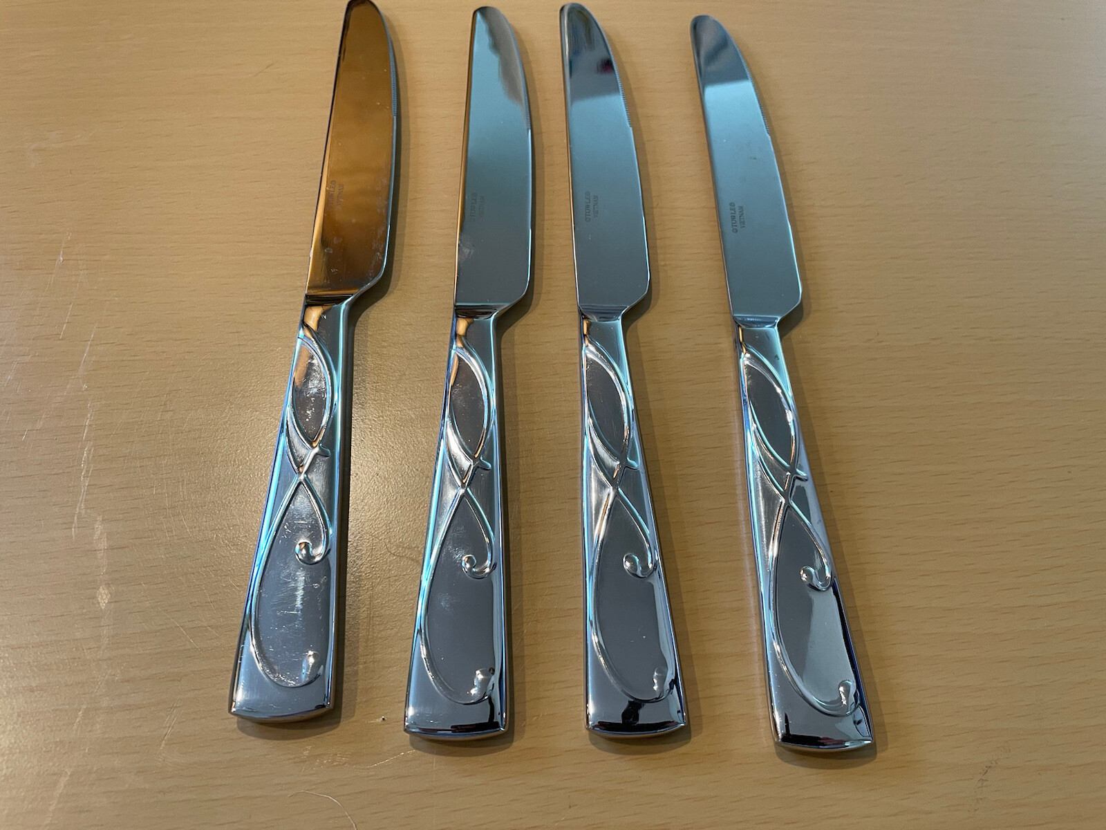 Towle BLOSSOM 18/10 Stainless Glossy Hollow Dinner Knives Lot Of 4