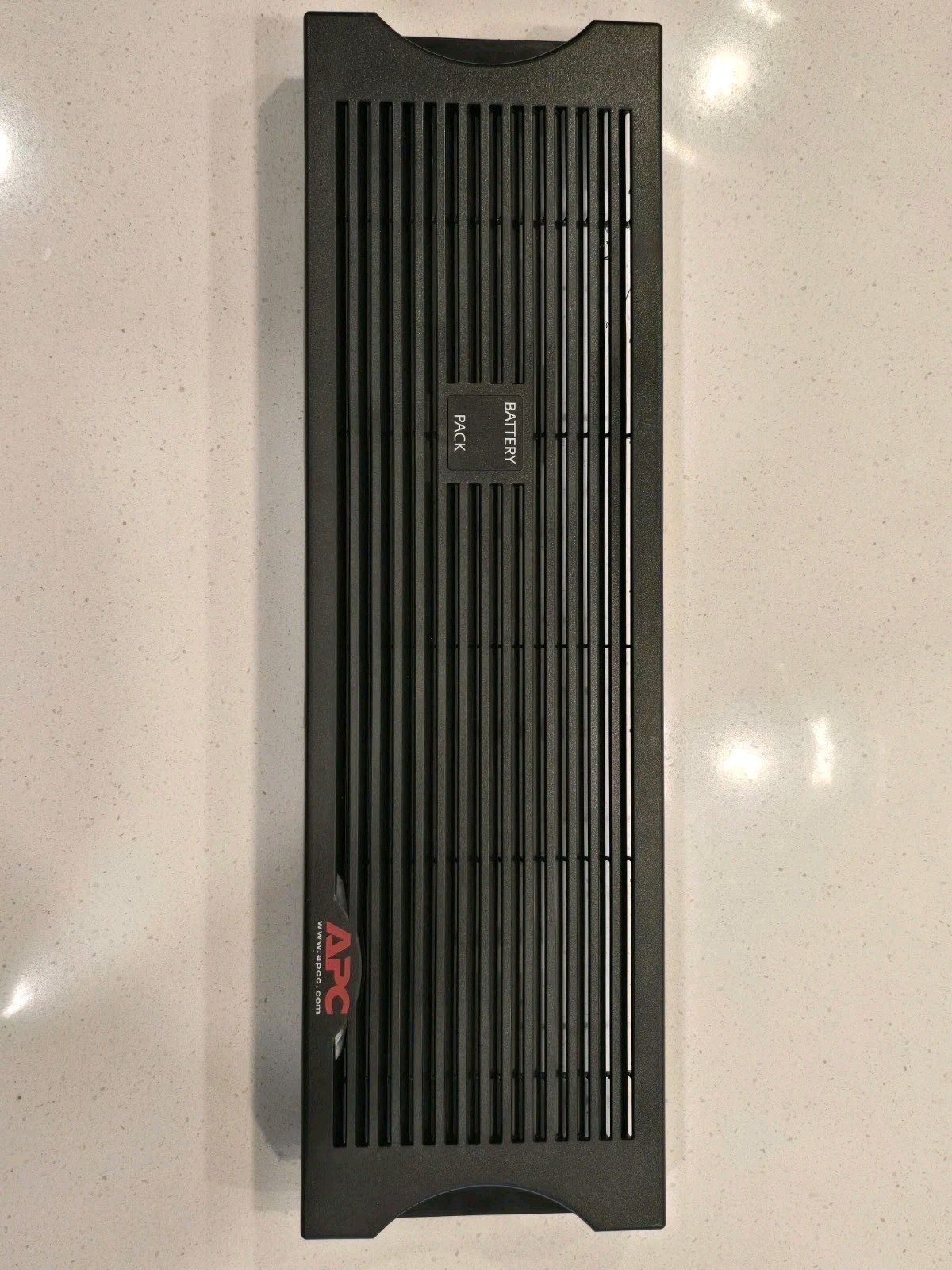 APC UPS 3000 SERIES BATTERY PACK GRILL FRONT  BLACK BEZEL  870-8650 MINT