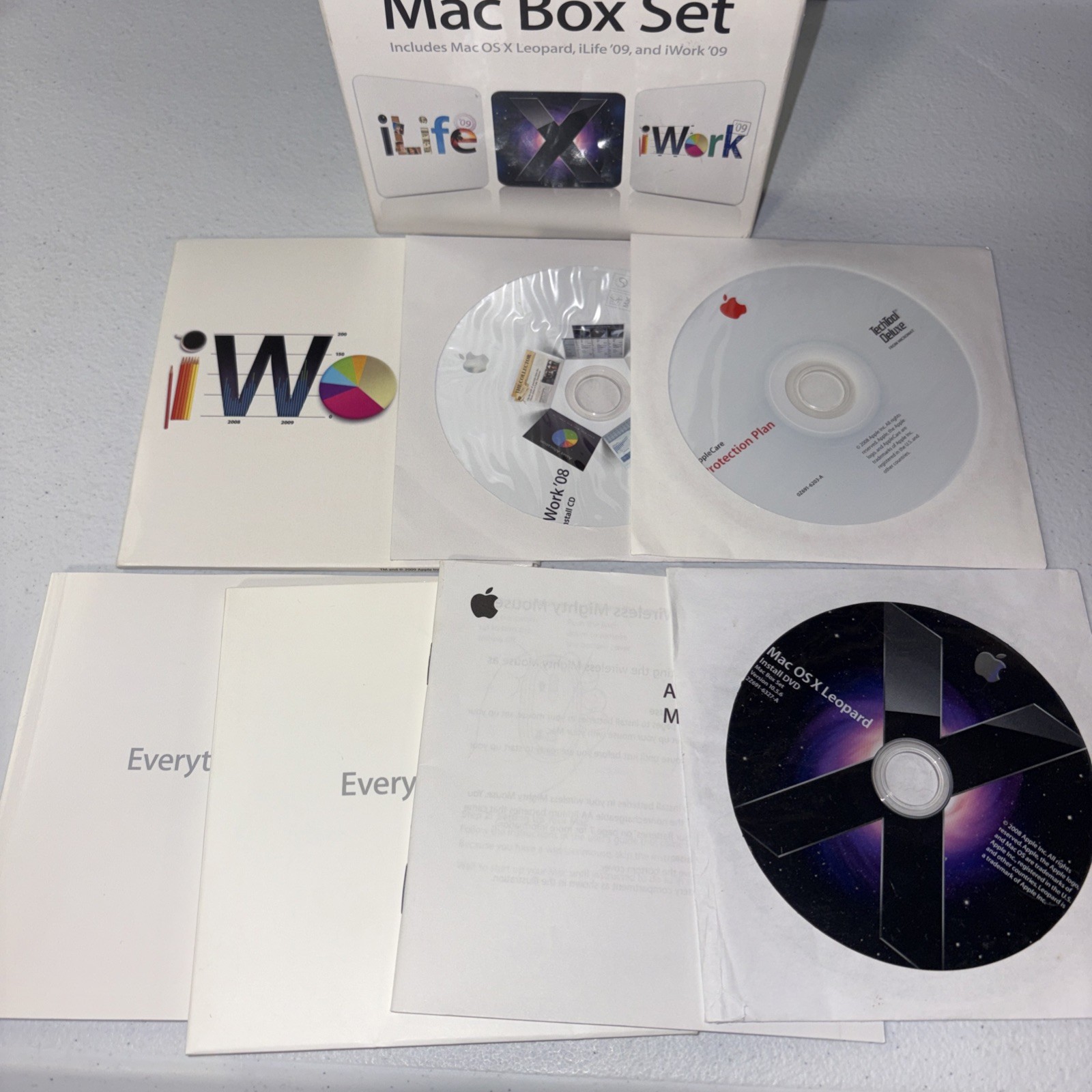 Apple 2009 Mac Trio Box Set: Mac OS X Leopard iWork 09 iWork 08