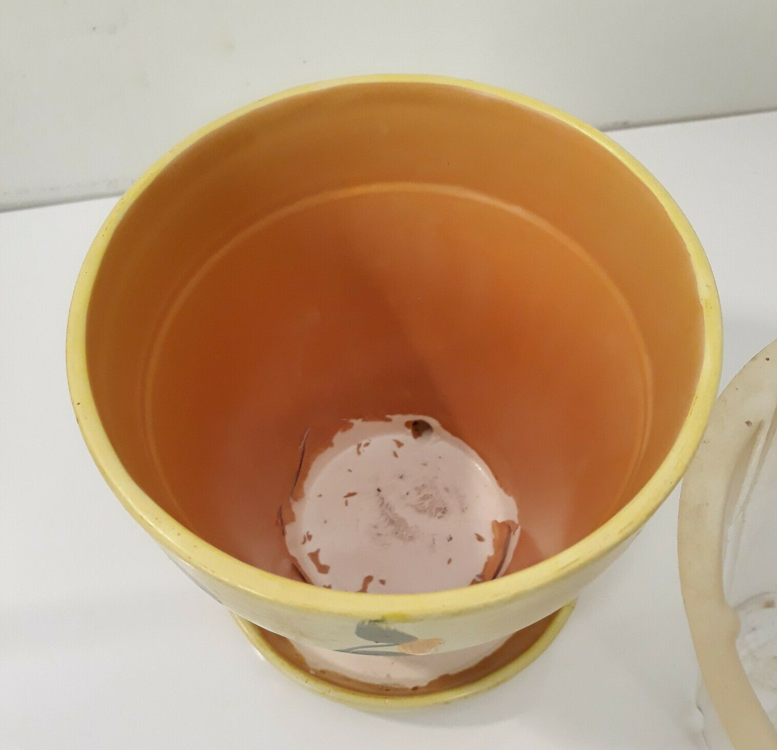 Flowerpot Ceramic Planter Attached Base Plastic Liner FTD 5.5" Tall 5.5" Opening