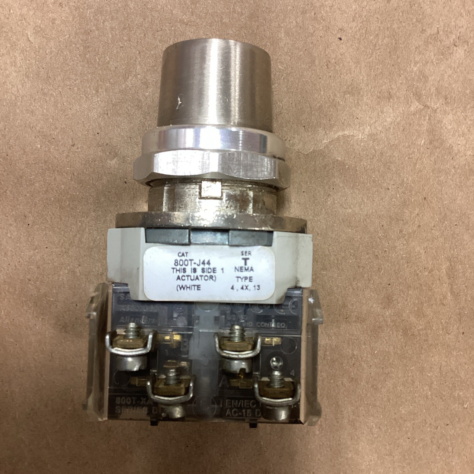 Allen-Bradley 800T-J44 Keyed Selector Switch, Series T No Key G40