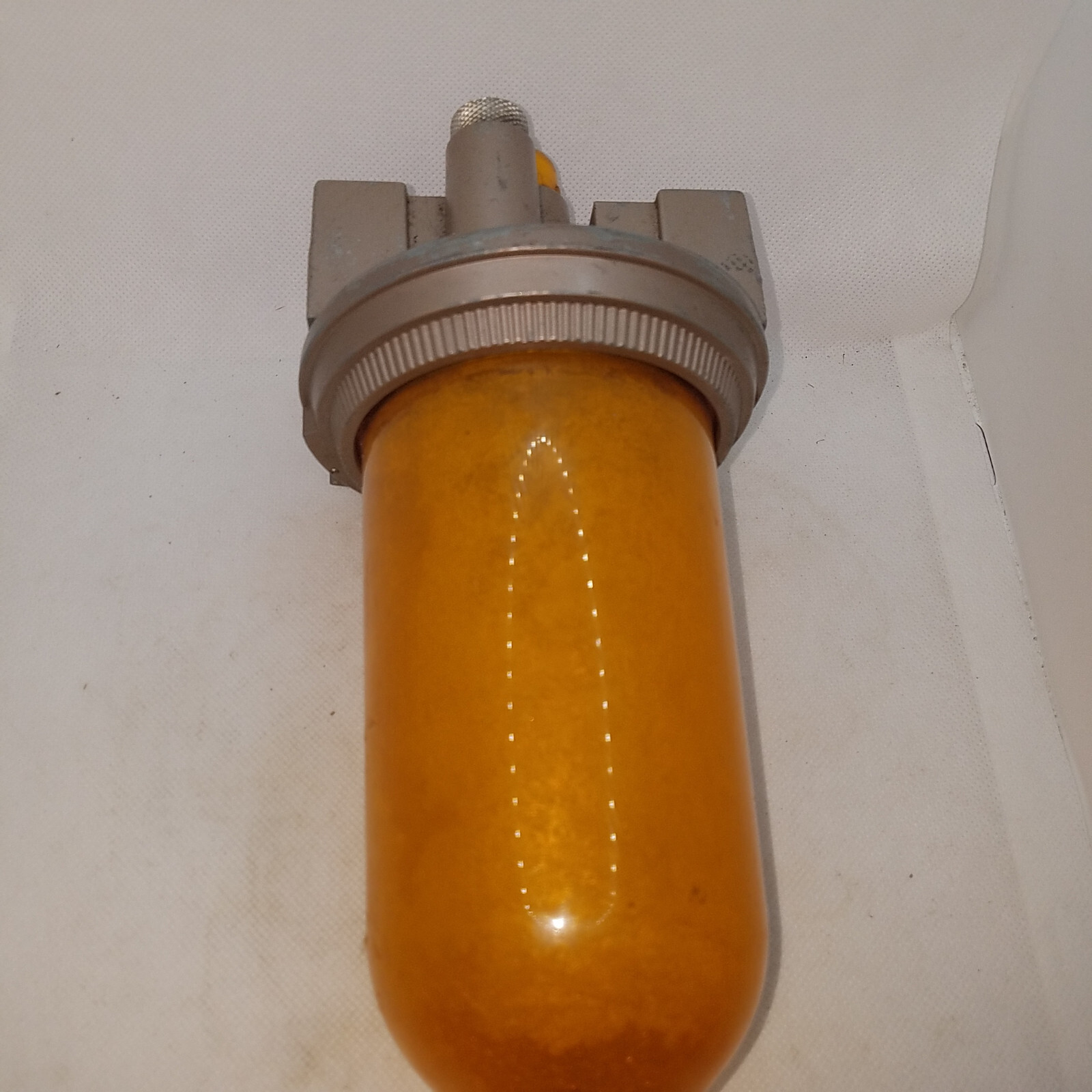 Schrader Lubricator Model 3586-1000 Scovill preowned free shipping air line