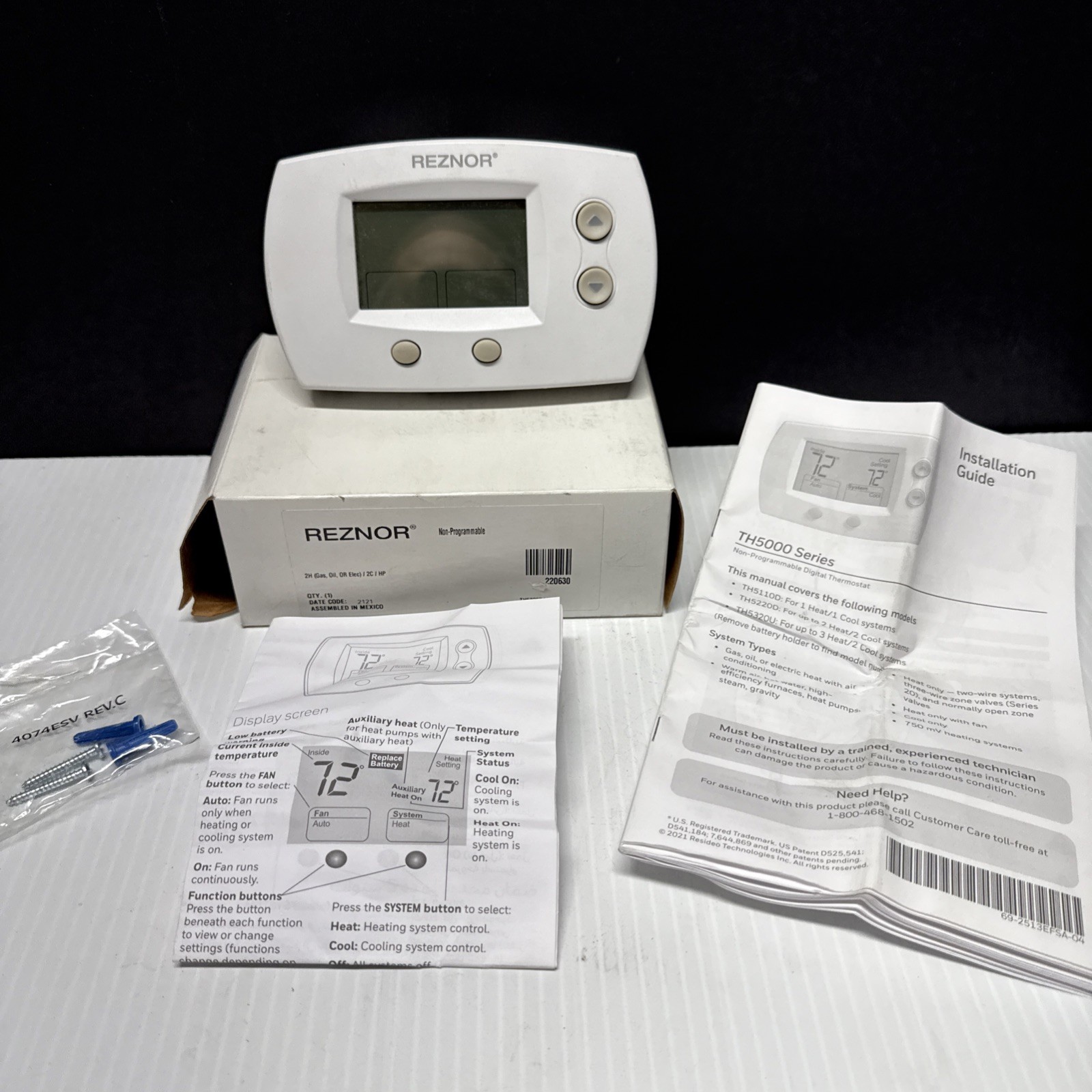 Reznor 220630 Thermostat New Open Box 2H / 2C / HP