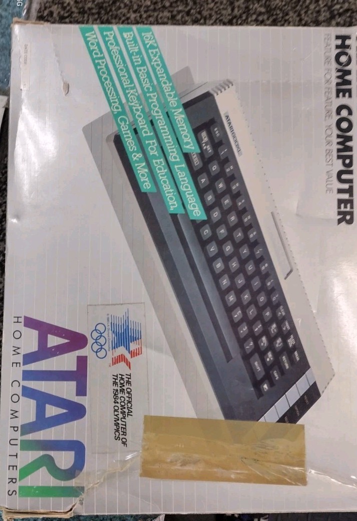Atari 600XL VTG Home Computer Video Game Console Untested