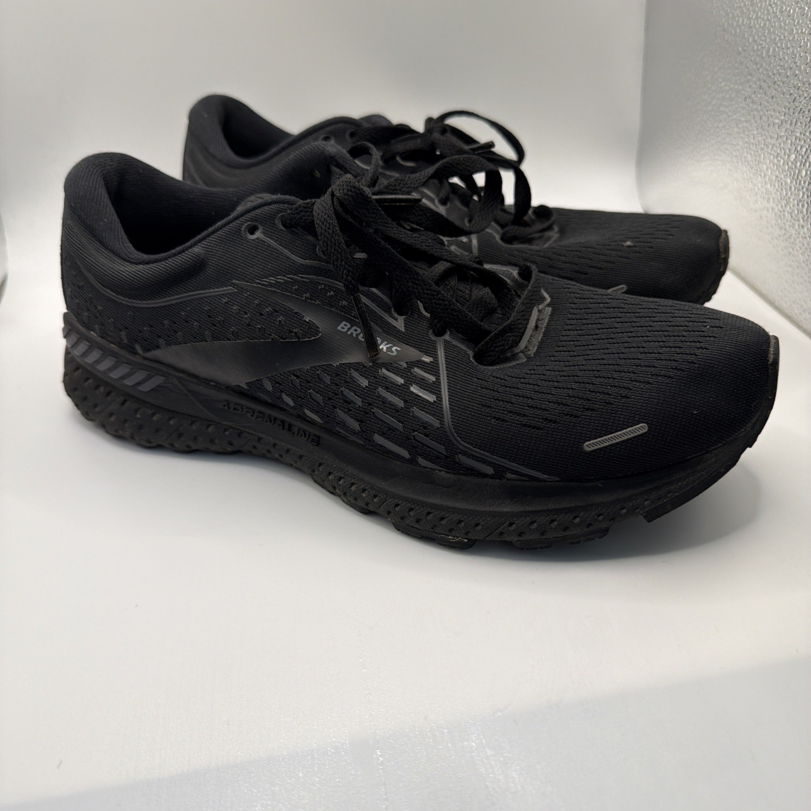 Brooks Adrenaline GTS 21 Athletic Running Shoes 1103491D020 Men’s 8/Women’s 9.5.