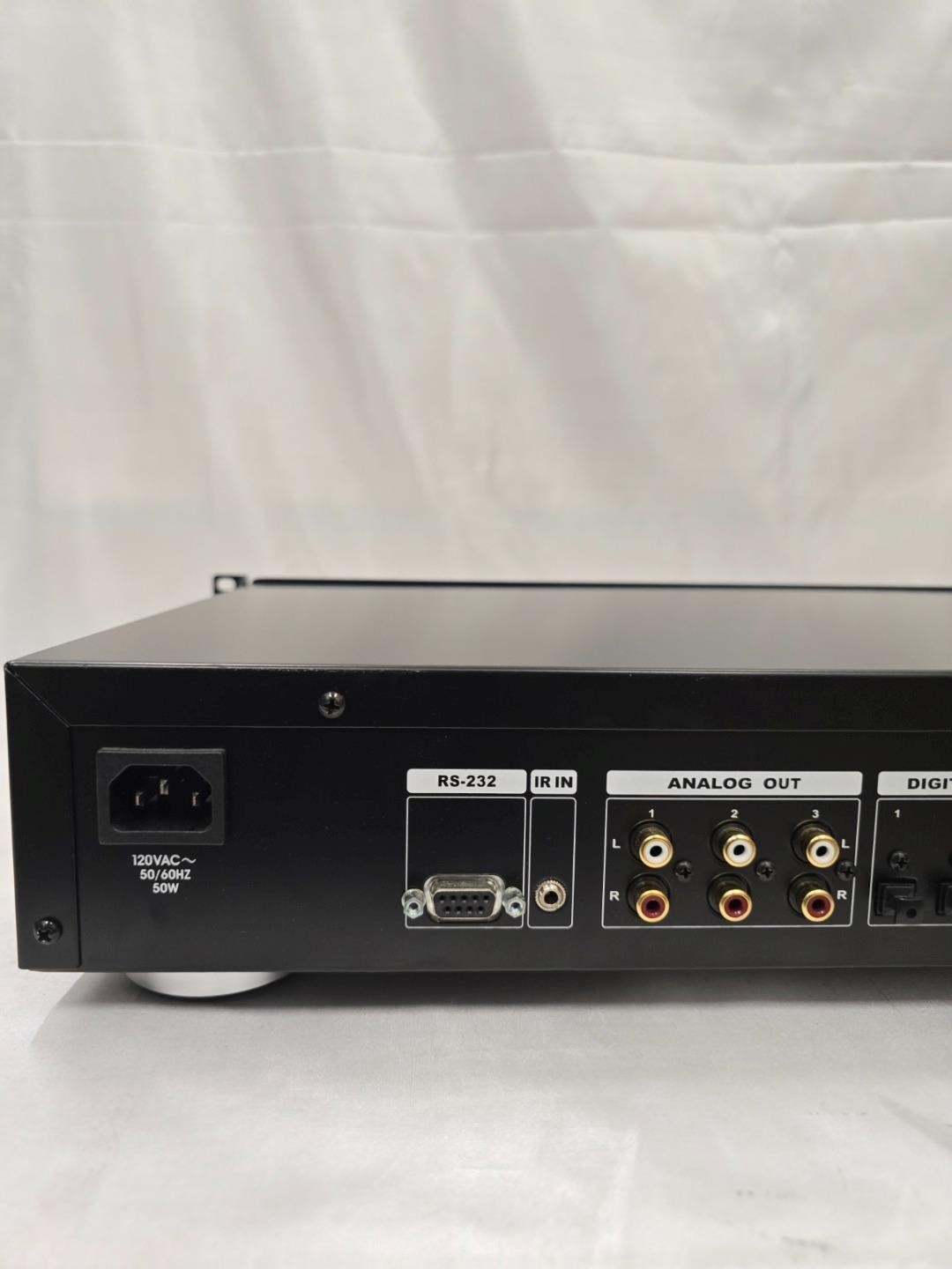 Elan XM-R3+ Multi-Room Audio Controller w/ Rackmount & Power Cord Tested