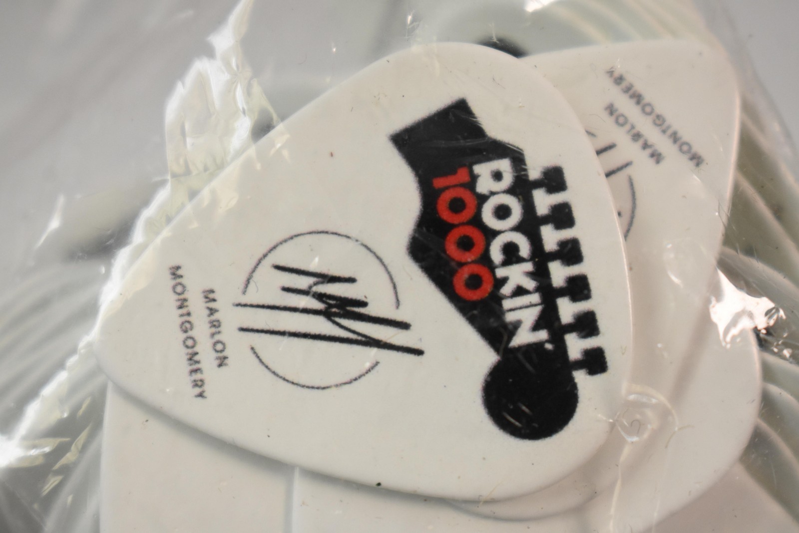 104pc Bulk ROCKIN 1000 Guitar Picks Bulk Pack Marlon Montgomery White Plectrums