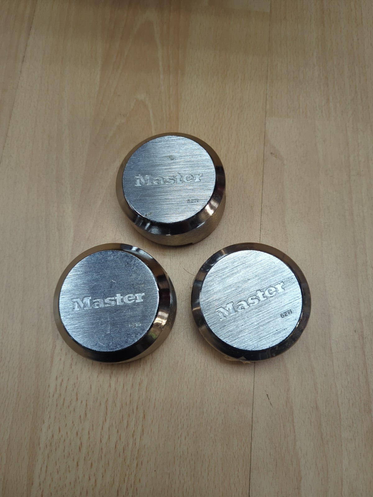 Master lock hidden shackle padlock 3 Locks 1 Key