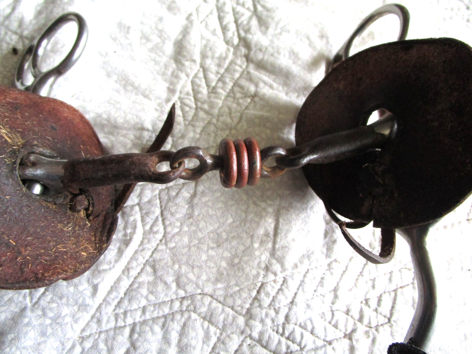 5" REINSMAN #322 WESTERN BIT WITH LEATHER BIT GUARDS, 3PC SMOOTH SNAFFLE STAGE B