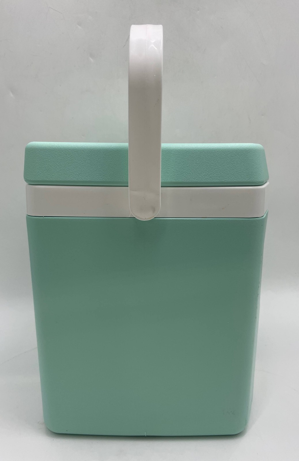 IGLOO 18 CANS/12QT HARD SIDED COOLER - SEAFOAM