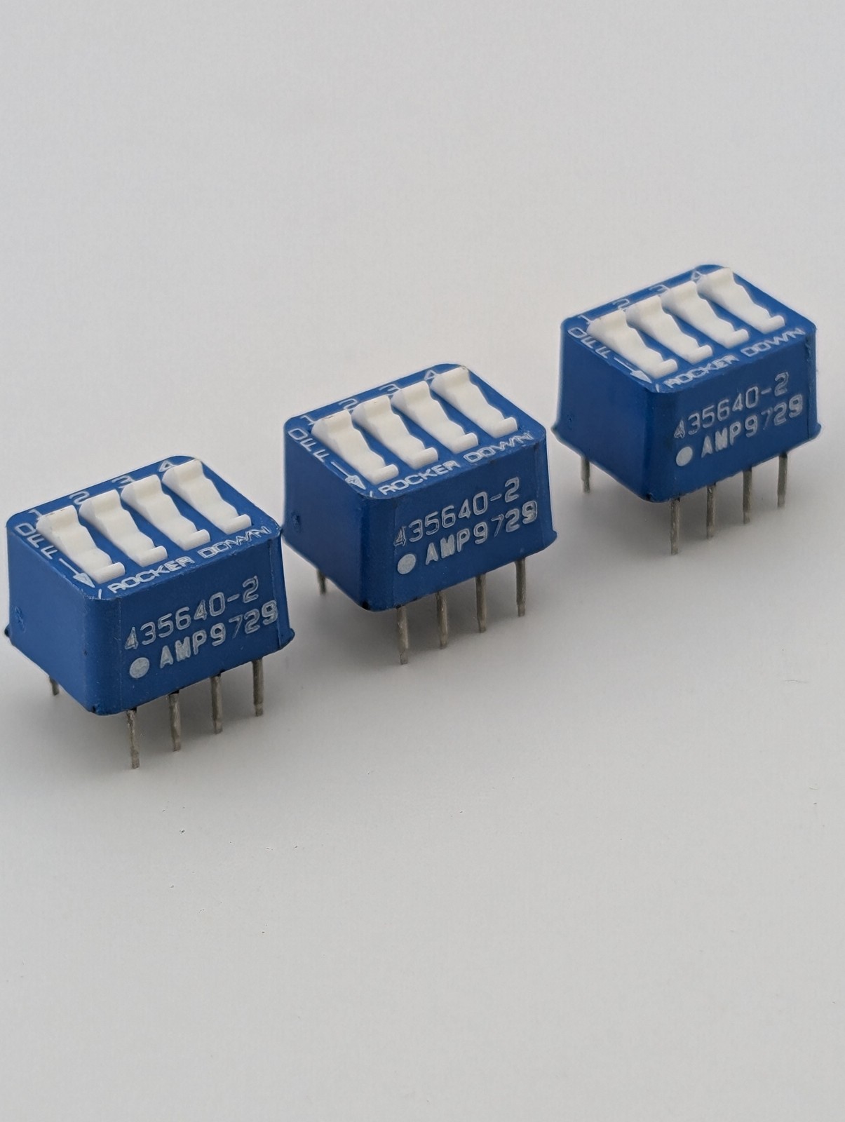 AMP SPST 4 Position Dip Switch 3 Pack